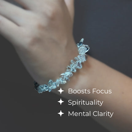 Clear Crystal Chips Bracelet – Clarity, Light, and Energy in Every Stone