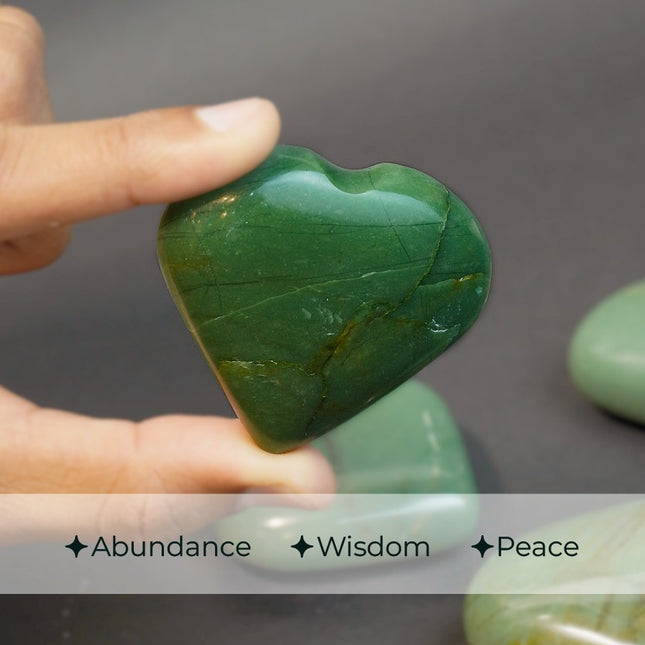 💚 Green Jade – Big Heart Stone