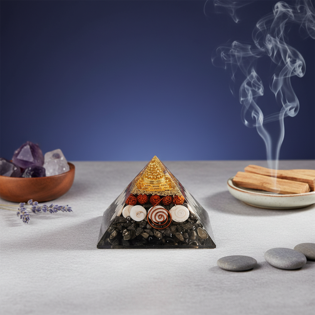 Pyrite Gomtichakra Pyramid With Super Charger Plate Combo